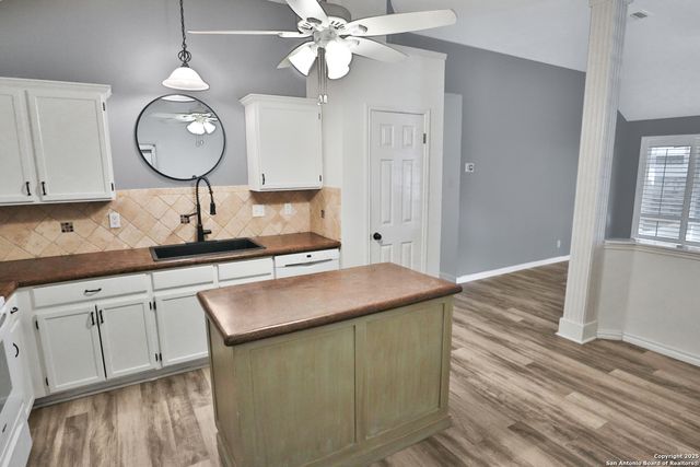 5851 Spring Crossing, San Antonio, TX 78247
