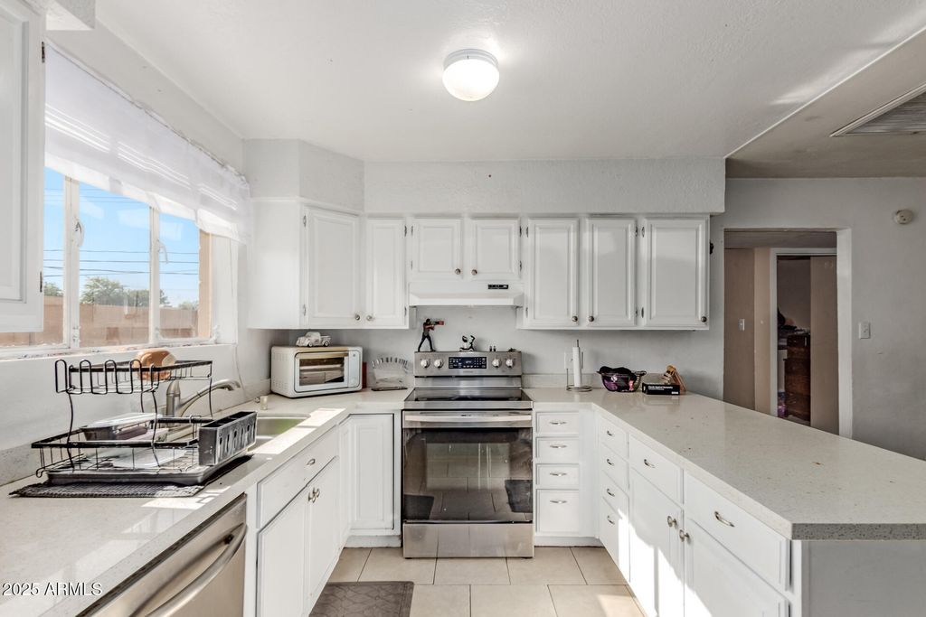 2938 N 50TH Drive, Phoenix, AZ 85031