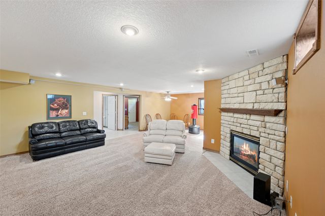 4920 Claremont Court, Pleasant Hill, IA 50327