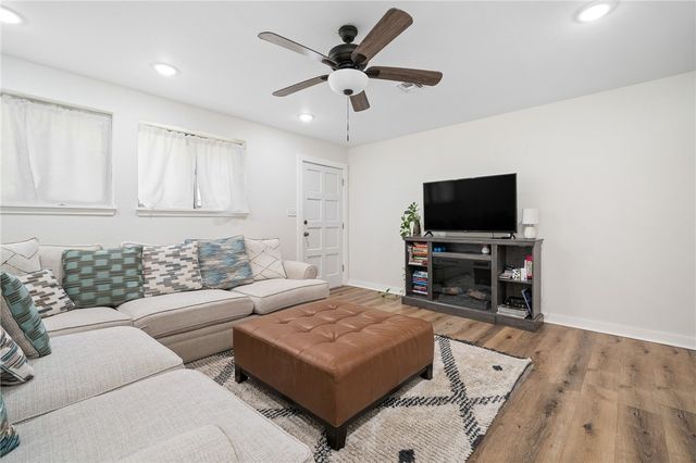 513 Moore, Portland, TX 78374