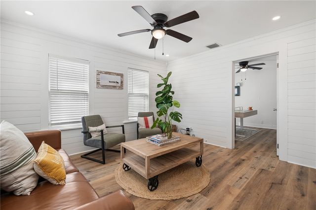 513 Moore, Portland, TX 78374