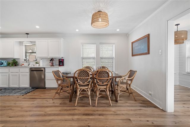 513 Moore, Portland, TX 78374