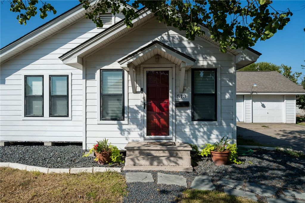 513 Moore, Portland, TX 78374