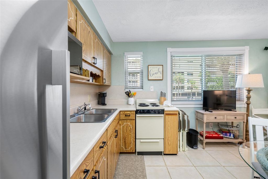 Image 11 of property listing at 6700 SUNSET WAY 406, St Pete Beach, FL 33706