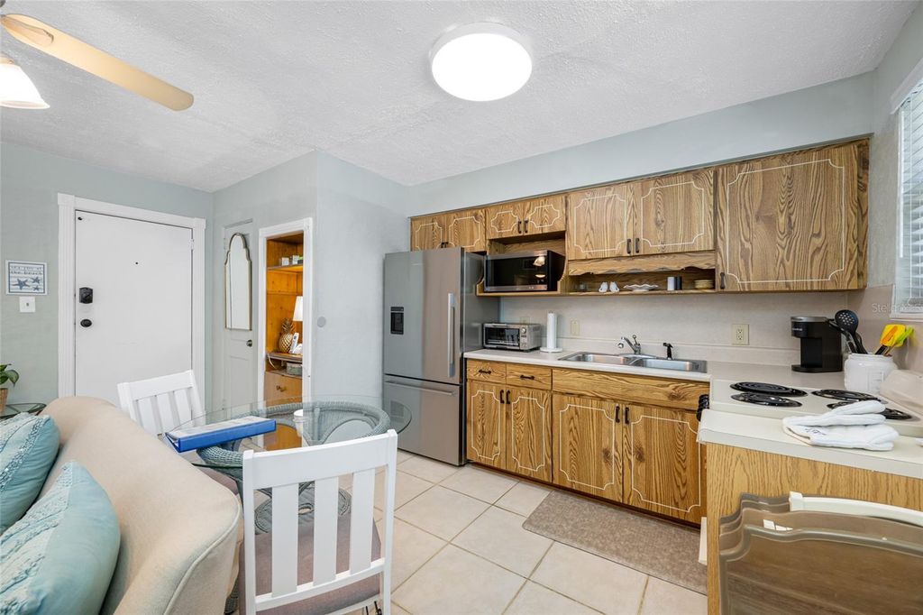 Image 9 of property listing at 6700 SUNSET WAY 406, St Pete Beach, FL 33706