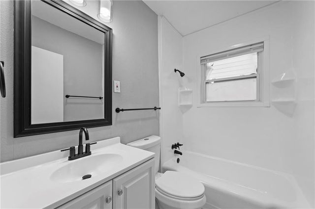 6042 Park Avenue, Kansas City, MO 64130