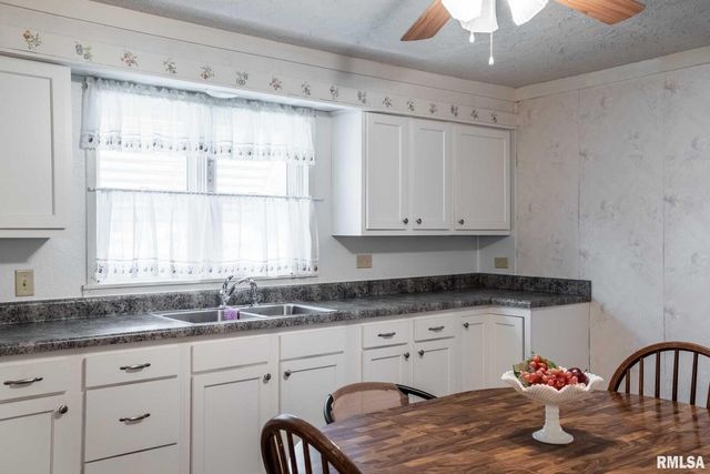 308 W FLORA Street, Valier, IL 62891