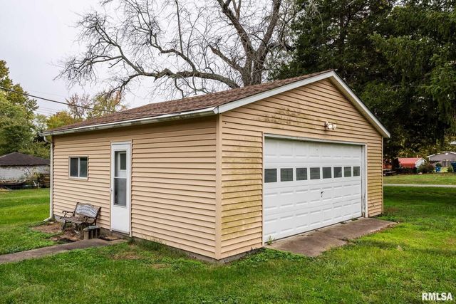 308 W FLORA Street, Valier, IL 62891
