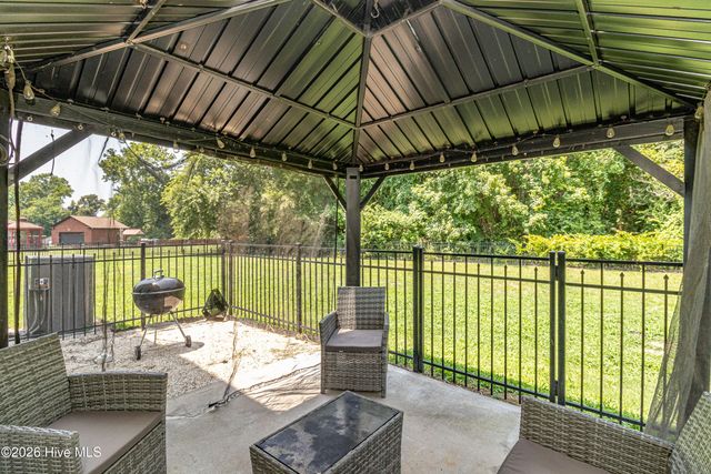 222 Timberline Oak Drive, Goldsboro, NC 27534