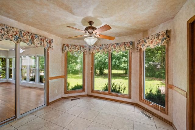 4 Huskins Circle, Bella Vista, AR 72715