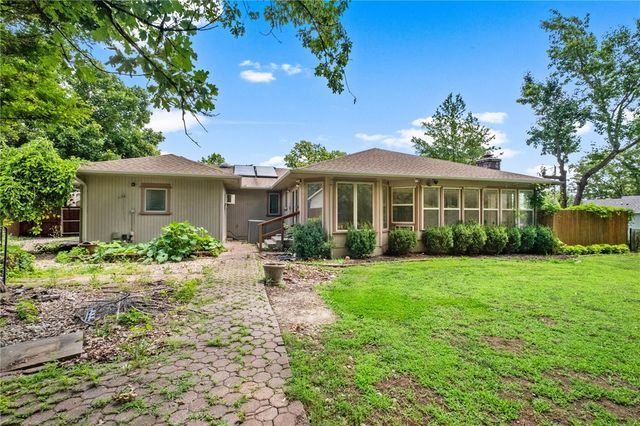 4 Huskins Circle, Bella Vista, AR 72715