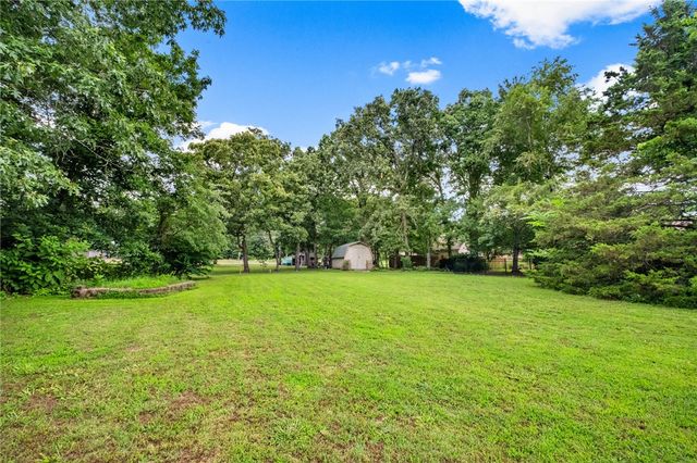 4 Huskins Circle, Bella Vista, AR 72715