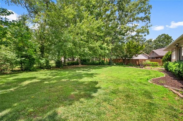 4 Huskins Circle, Bella Vista, AR 72715