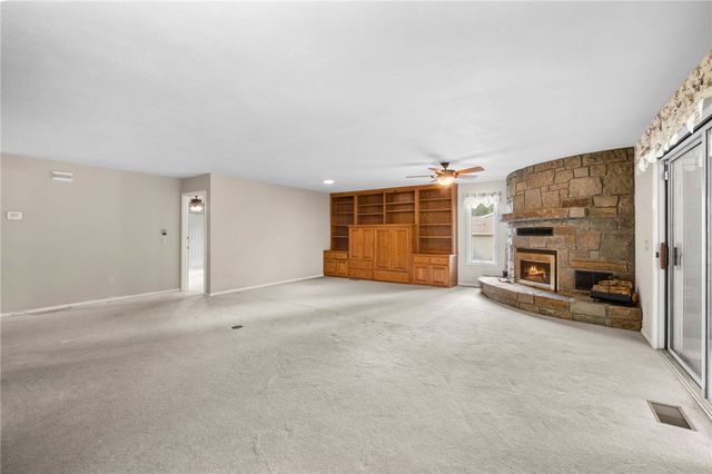 4 Huskins Circle, Bella Vista, AR 72715