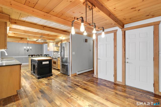 23 Berkshire Way, Simsbury, CT 06070