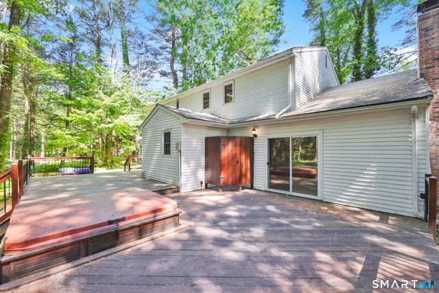 23 Berkshire Way, Simsbury, CT 06070