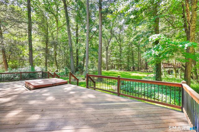 23 Berkshire Way, Simsbury, CT 06070
