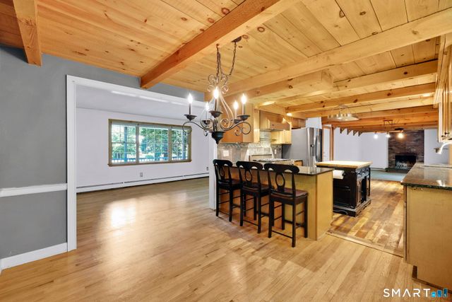 23 Berkshire Way, Simsbury, CT 06070