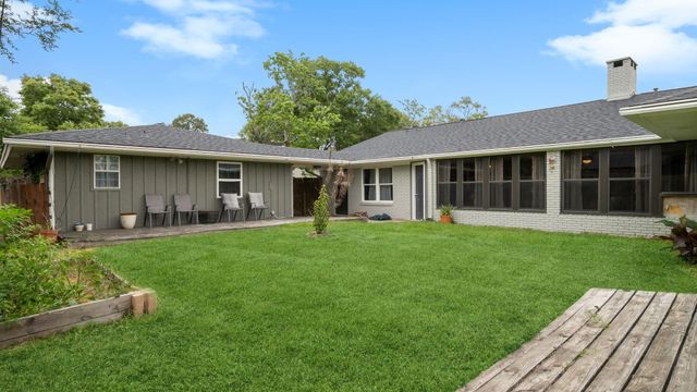 5111 Ashwood Drive, Baytown, TX 77521