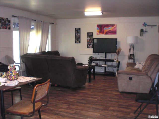 216 S PECAN Street, Desoto, IL 62924