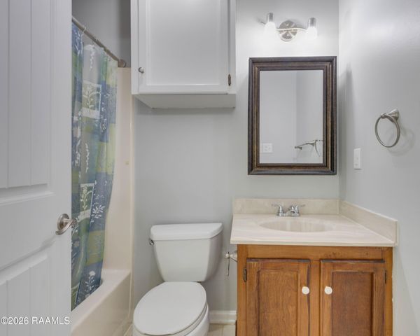 118 Village Green Drive, Youngsville, LA 70592