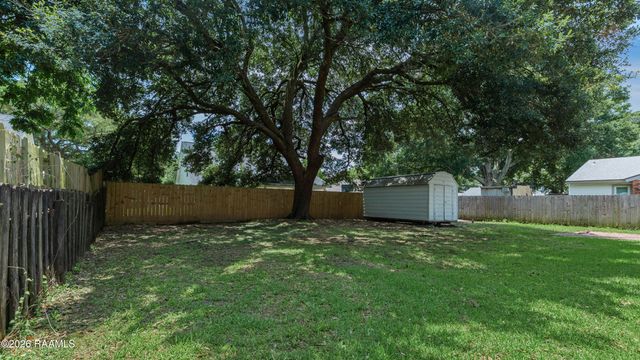 118 Village Green Drive, Youngsville, LA 70592