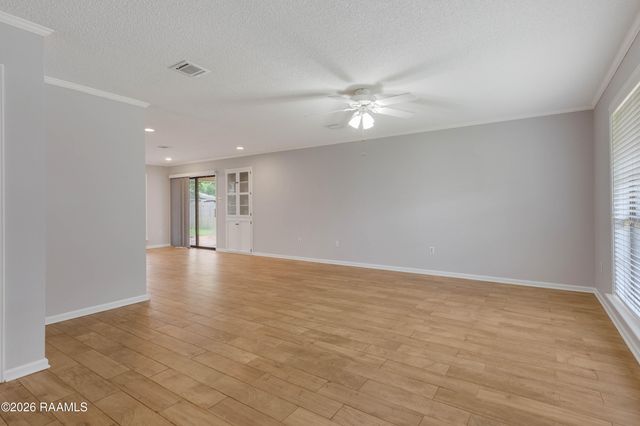 118 Village Green Drive, Youngsville, LA 70592