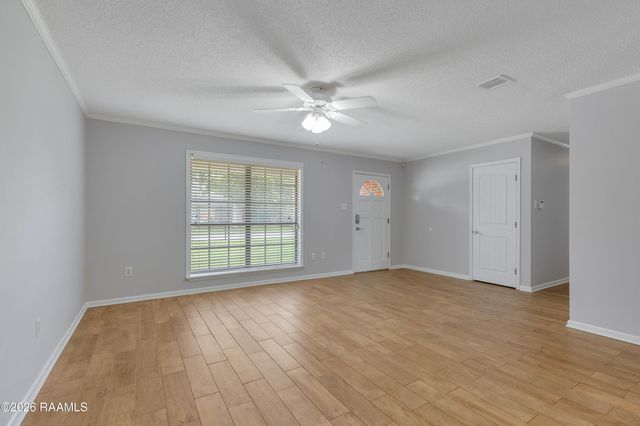 118 Village Green Drive, Youngsville, LA 70592