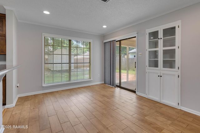 118 Village Green Drive, Youngsville, LA 70592