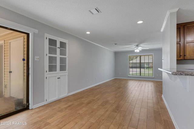 118 Village Green Drive, Youngsville, LA 70592