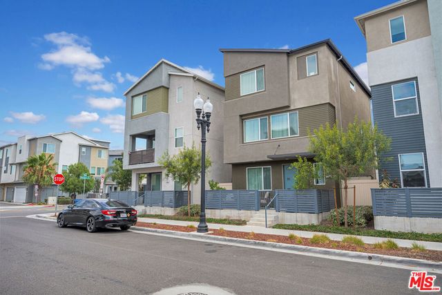 924 E 3rd Street, Santa Ana, CA 92701