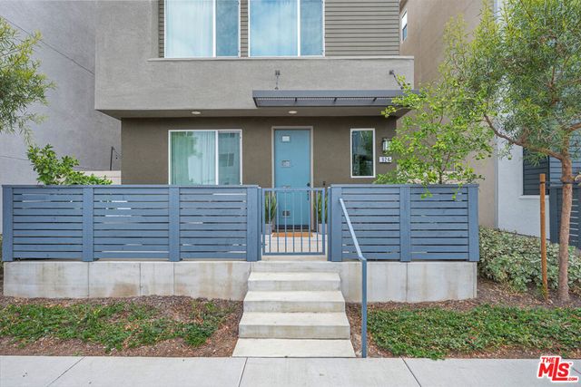 924 E 3rd Street, Santa Ana, CA 92701
