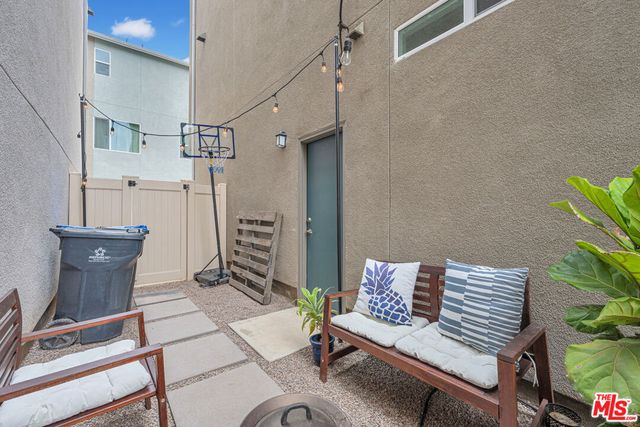 924 E 3rd Street, Santa Ana, CA 92701