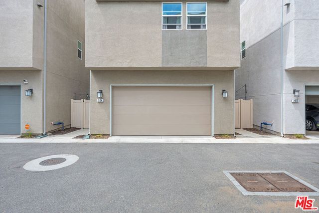 924 E 3rd Street, Santa Ana, CA 92701