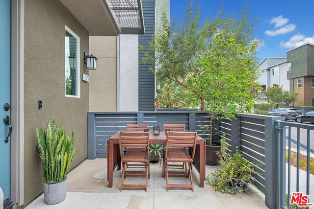 924 E 3rd Street, Santa Ana, CA 92701