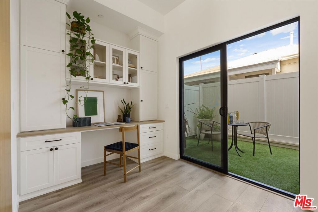 Image 13 of property listing at 3961 Tilden Avenue 3, Culver City, CA 90232