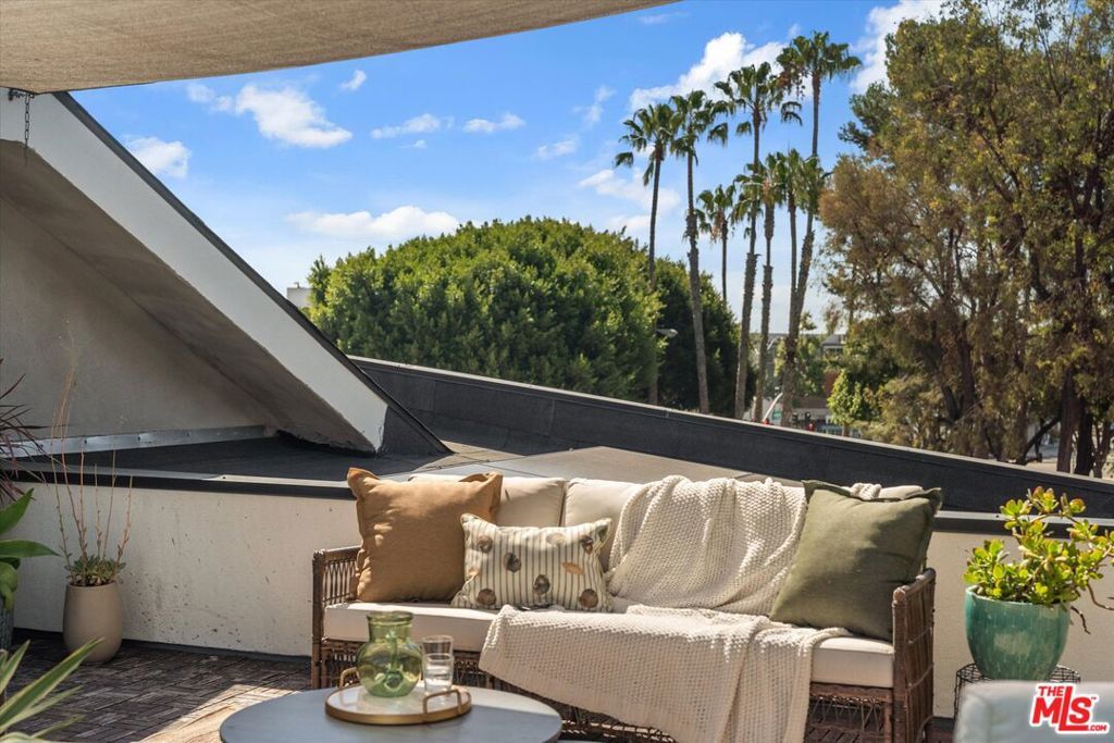 Image 35 of property listing at 3961 Tilden Avenue 3, Culver City, CA 90232