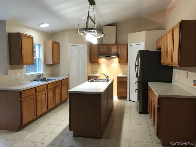 71 Corkwood Boulevard, Homosassa, FL 34446