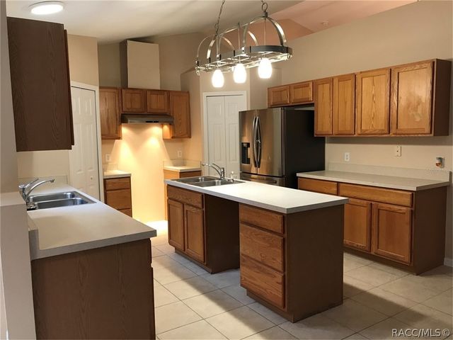 71 Corkwood Boulevard, Homosassa, FL 34446