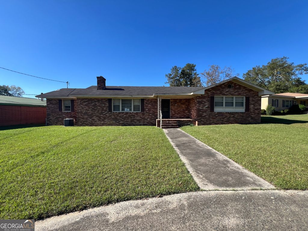106 Country Club Road, Dublin, GA 31021