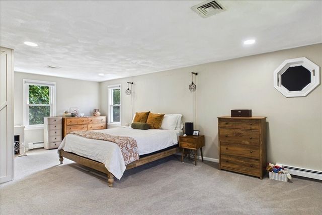 77 Briar Rd, Taunton, MA 02780