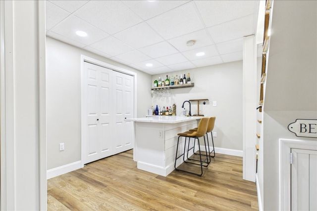 77 Briar Rd, Taunton, MA 02780