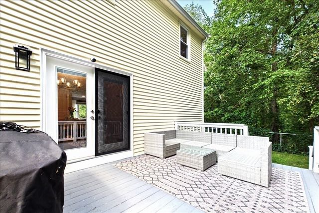 77 Briar Rd, Taunton, MA 02780