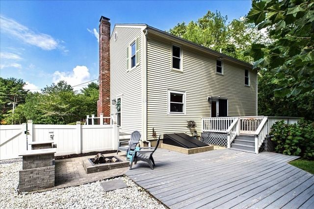 77 Briar Rd, Taunton, MA 02780