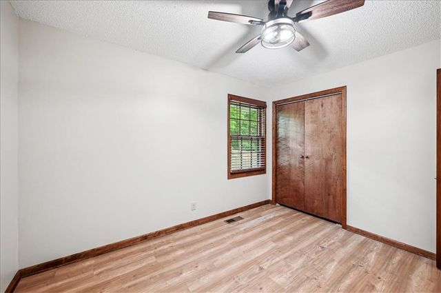 2501 Olde Creek Court, Leavenworth, KS 66048