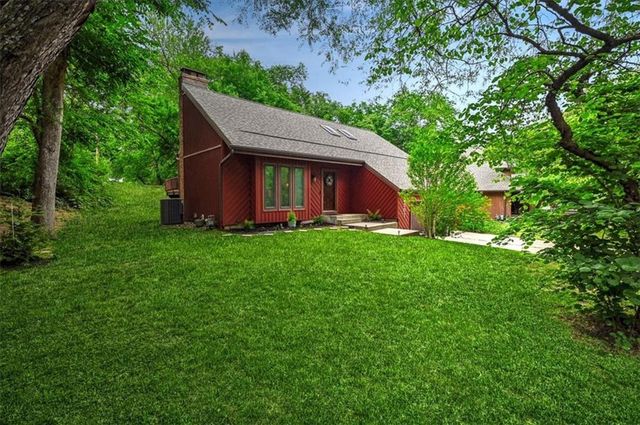 2501 Olde Creek Court, Leavenworth, KS 66048