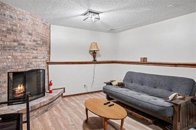 2501 Olde Creek Court, Leavenworth, KS 66048