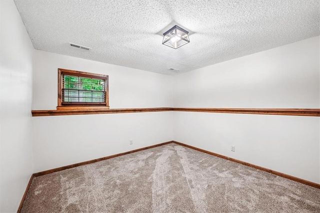 2501 Olde Creek Court, Leavenworth, KS 66048