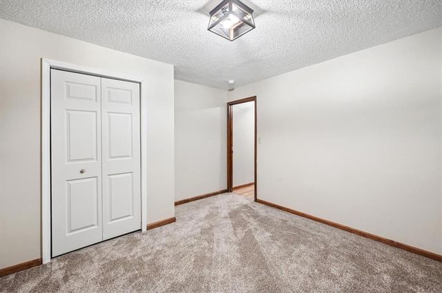 2501 Olde Creek Court, Leavenworth, KS 66048