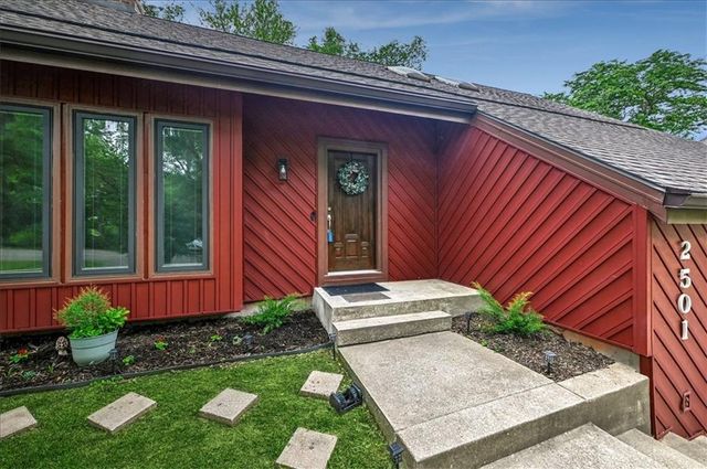 2501 Olde Creek Court, Leavenworth, KS 66048